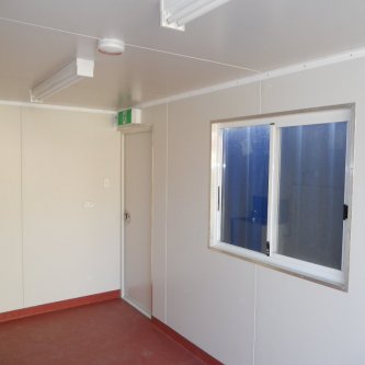 20'GP recreation room with side door & window