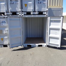 6 foot container doors open